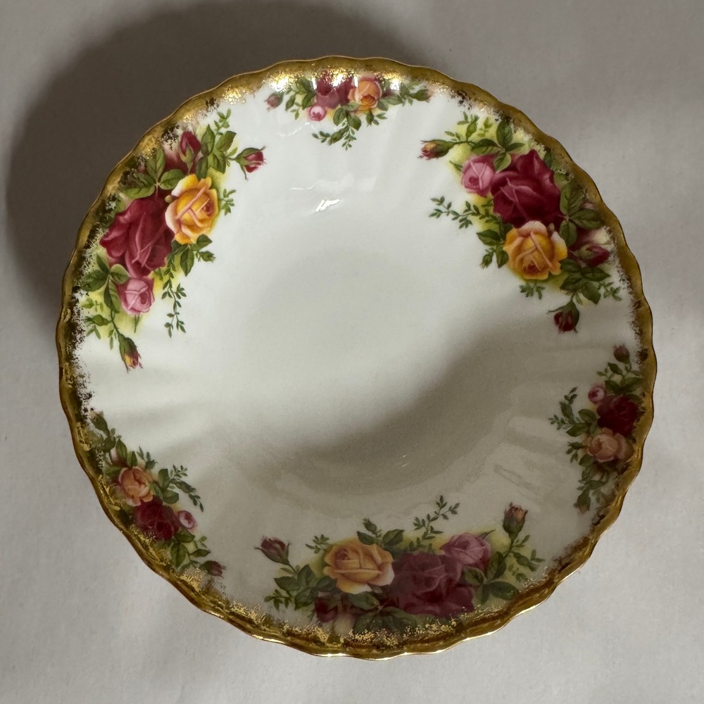Royal Albert Old Country Roses CEREAL Bowl Bone China England Gold Trim 6"‎
